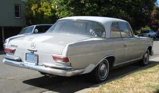Illustration for article titled 1965 Mercedes-Benz 220SE Coupe